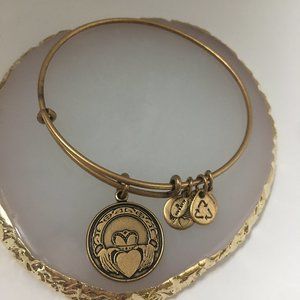 Alex and Ani rare 2013 Claddagh Charm Bangle Gold Tone Bracelet
